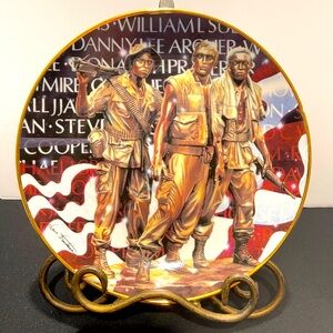 Vintage Franklin Mint Plate The Official Friends of the Vietnam Memorial #Z8444